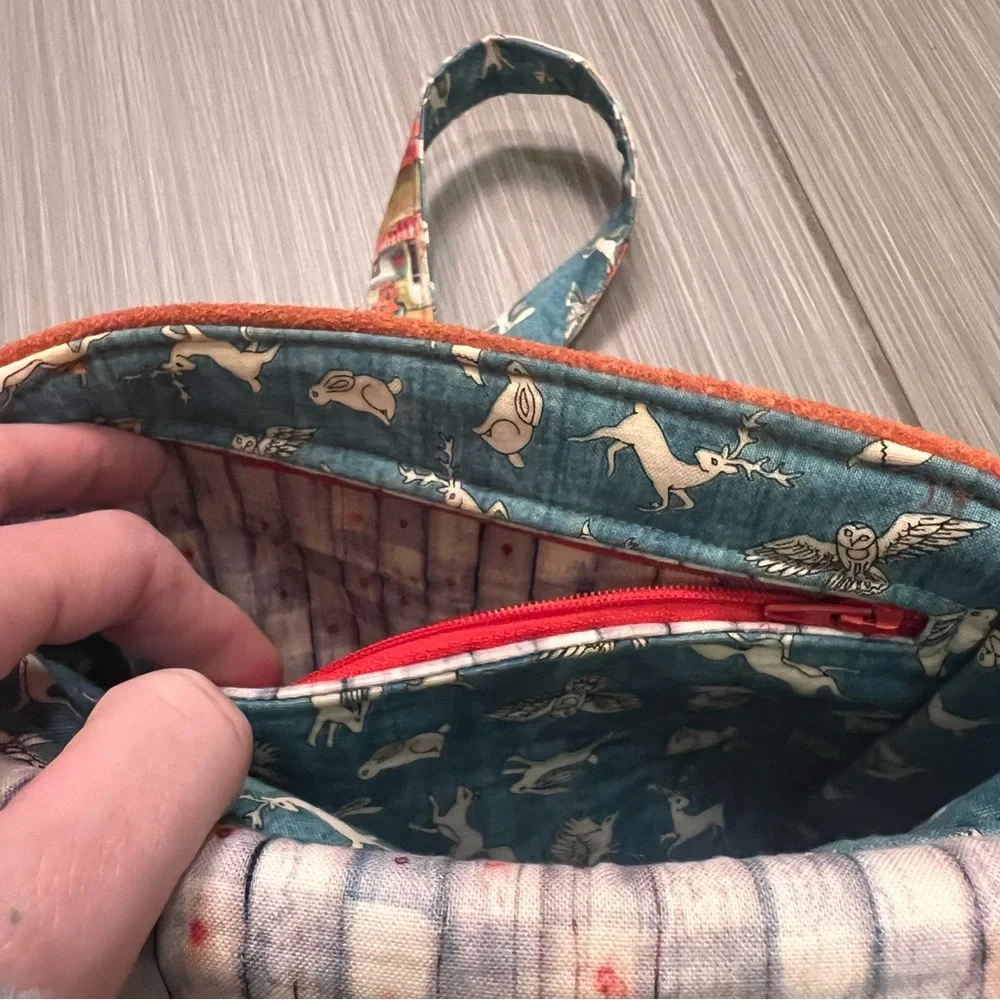 Handmade cloth leather vintage camper crossbody indigenous bag Marisa Wilfong - Picture 10 of 10